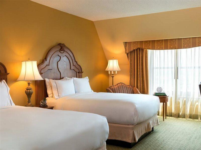 Renaissance Tulsa Hotel & Convention Center Экстерьер фото