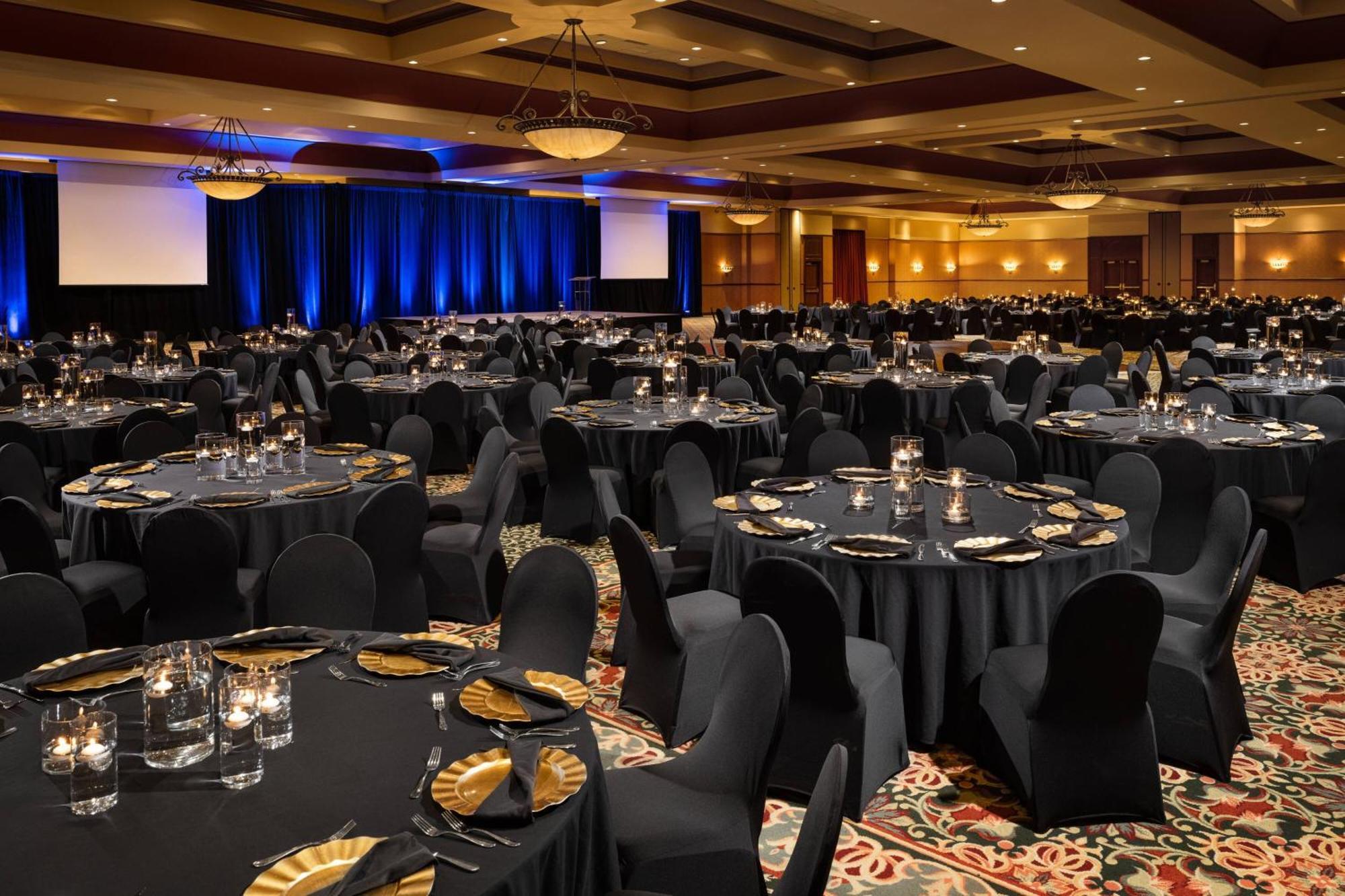 Renaissance Tulsa Hotel & Convention Center Экстерьер фото