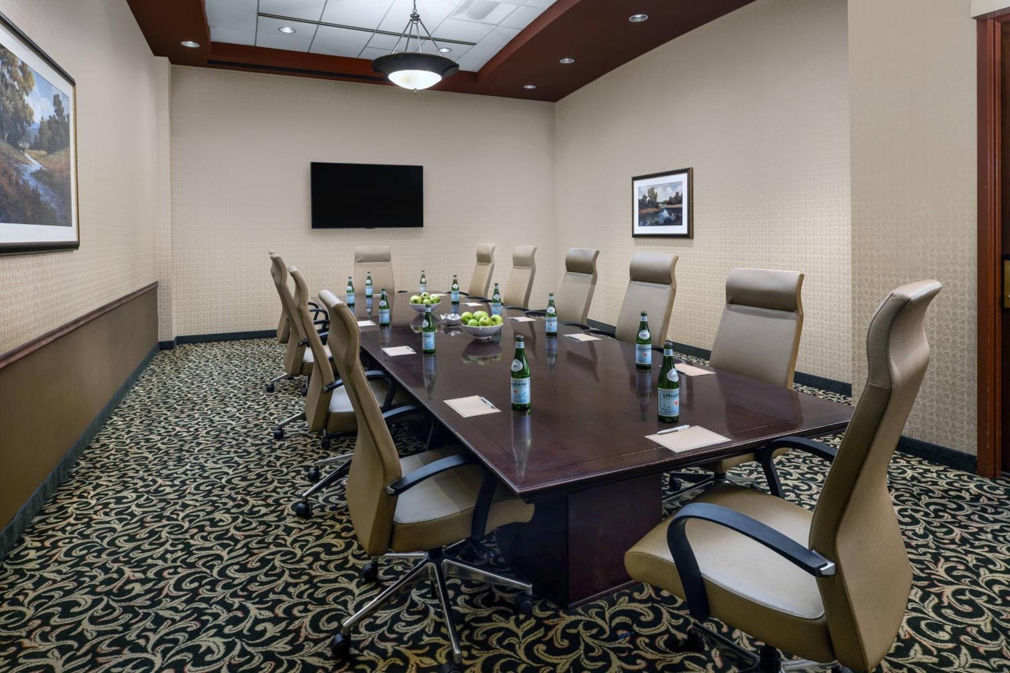 Renaissance Tulsa Hotel & Convention Center Экстерьер фото
