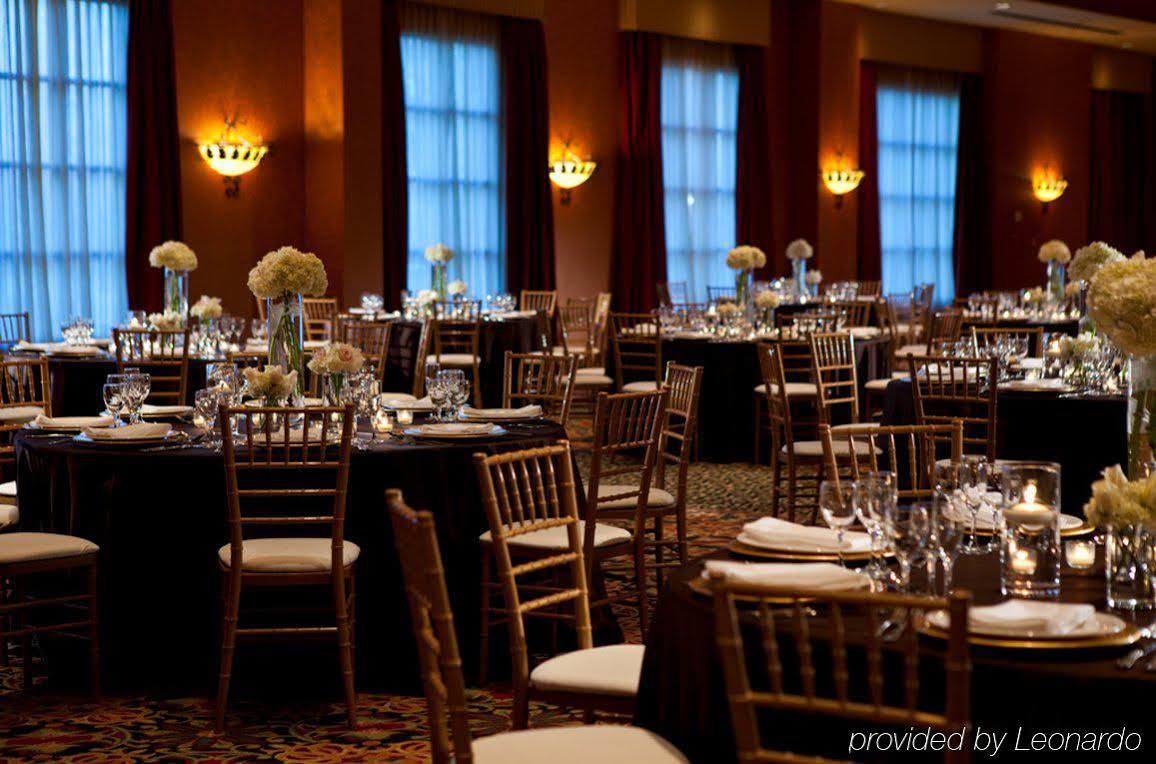 Renaissance Tulsa Hotel & Convention Center Ресторан фото